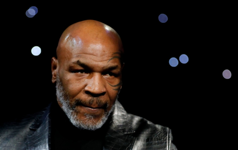 A mulher, que o está processando por US$ 5 milhões (cerca de R$ 25,6 milhões), disse que Tyson a estuprou em uma limusine e que ela sofreu 'danos físicos, psicológicos e emocionais'