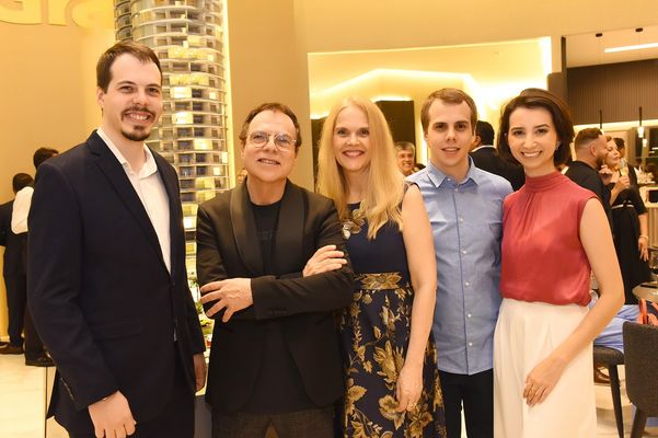 Greg, Gregorio, Olimpia e Nikolas Repsold e Iolanda Luz