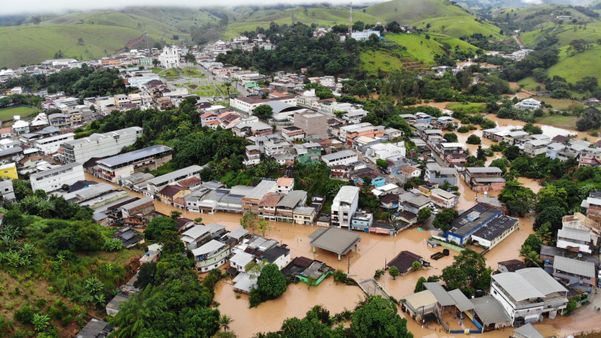 Rio transborda e provoca destruição em São José do Calçado  por Defesa Civil de Rio transborda e provoca destruição em São José do Calçado  