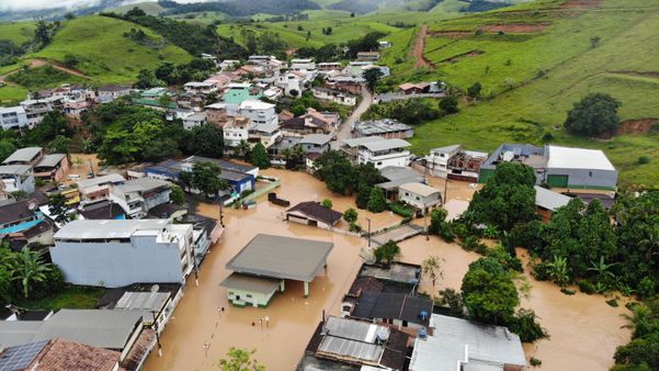 Rio transborda e provoca destruição em São José do Calçado  por Defesa Civil de São Jose do Calçado 