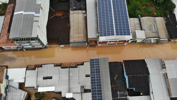 Rio transborda e provoca destruição em São José do Calçado  por Defesa Civil de São Jose do Calçado 