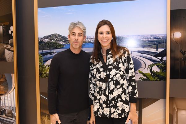 Tiago Sarlo e Flavia Tironi