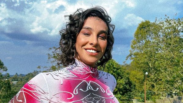 Depois de passar quase metade de 2024 em uma clínica para tratar uma depressão, a cantora Linn da Quebrada está voltando à cena