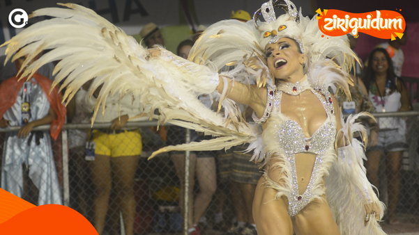 Lorena Bragatto no desfile de 2015 da Unidos de Jucutuquara
