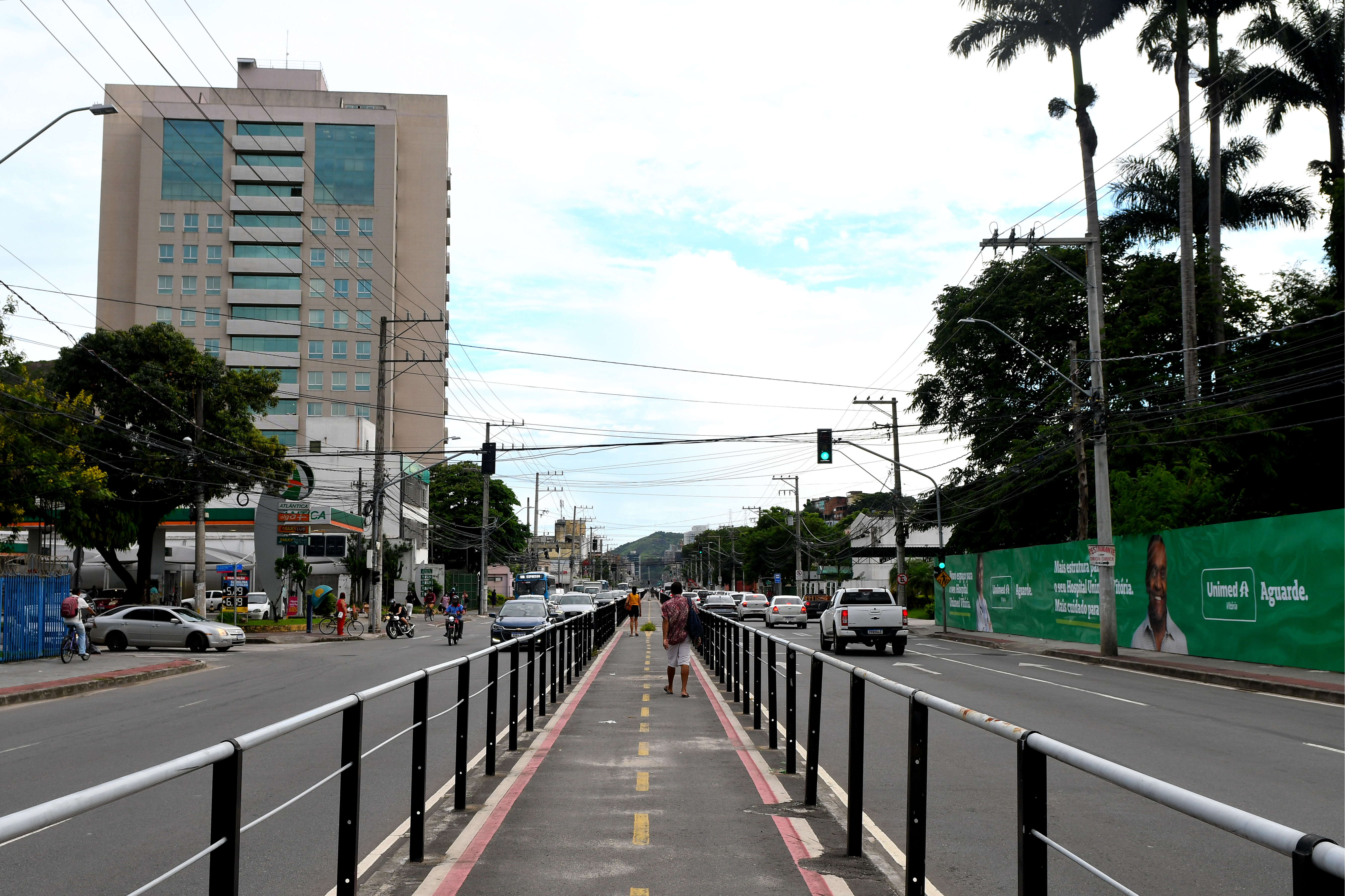 Propaganda anuncia expansão de hospital na Avenida Leitão da Silva, em Vitória