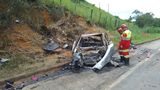 Duas pessoas morrem em acidente com incêndio na BR 101 em Fundão(Ricardo Medeiros)
