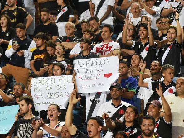 Torcida do Vasco no Estádio Kleber Andrade, em Cariacica, no jogo contra o Volta Redonda, pelo Campeonato Carioca por Carlos Alberto Silva