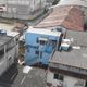 Imagem - Drone flagra dupla tentando fugir por telhados em Itapuã; veja vídeo