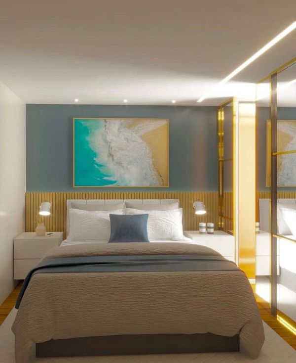 Caroline Maria apostou em um guarda-roupa com espelho de corpo inteiro para dar uma sensação de amplitude no quarto