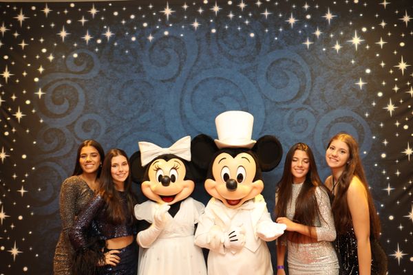 Gabriela Carvalho de Oliveira, Alice Devens, Brunela Carvalho de Oliveira e Júlia Colodetti