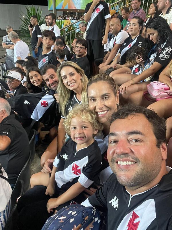 Ailtinho, Cíntia, Matheus, Julia, Betinho, Maite, Pedro e Rounilo Furlani