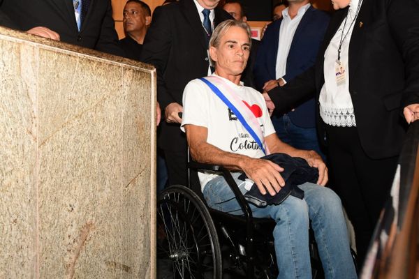 Sérgio Meneguelli vai à posse na Assembleia Legislativa após procedimento cirúrgico