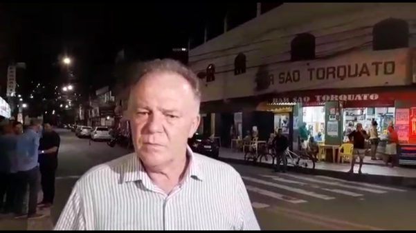 Casagrande participa do velório do jovem Pedro Henrique Crizanto, na noite desta quinta-feira (02), em Vila Velha