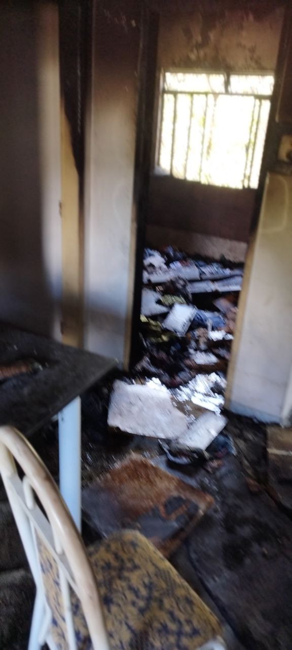 As chamas destruíram os objetos que estavam em um quarto da residência de Mimoso do Sul por Divulgação \ 3BBM