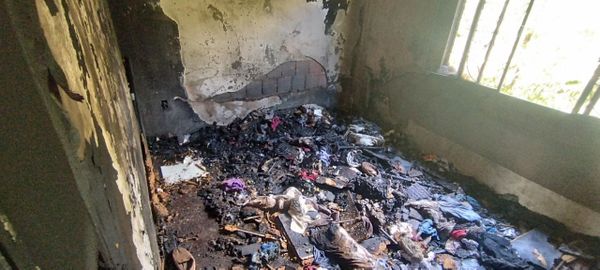 As chamas destruíram os objetos que estavam em um quarto da residência de Mimoso do Sul por Divulgação \ 3BBM