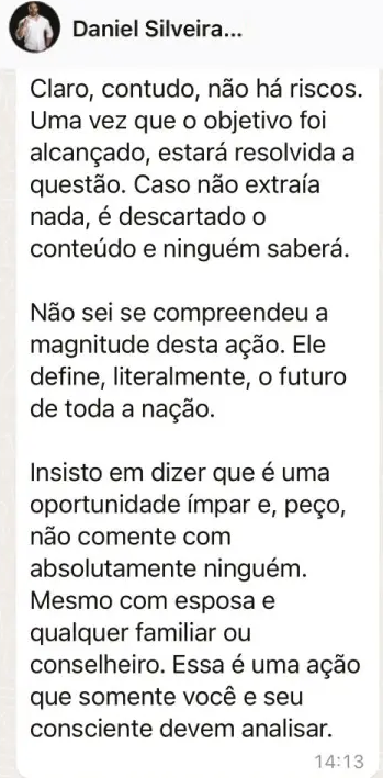 Mensagens de Daniel Silveira para o senador Marcos do Val divulgados pela revista Veja por Veja/Reprodução