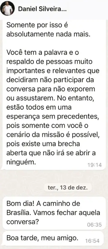 Mensagens de Daniel Silveira para o senador Marcos do Val divulgados pela revista Veja por Veja/Reprodução
