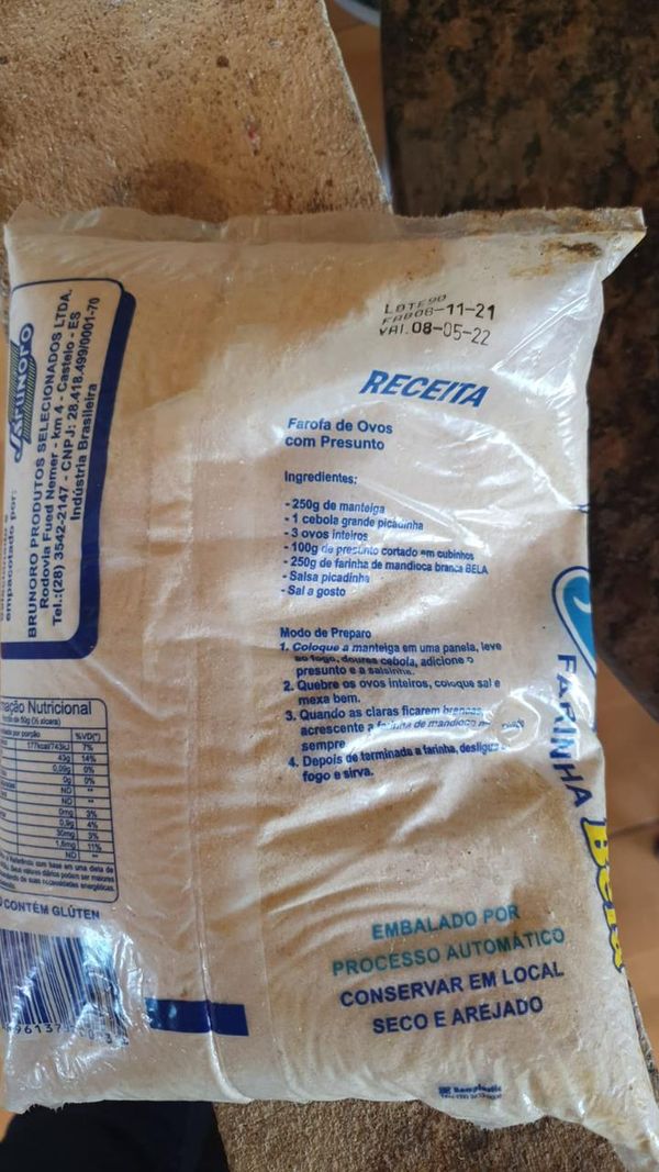 Alimento vencido encontrado no abrigo clandestino por Divulgação \ PC