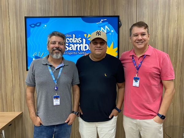  - Bruno Araújo, Edson Neto (Presidente da Liga Independente das Escolas de Samba do Grupo Especial) LIEGES e Márcio Chagas 