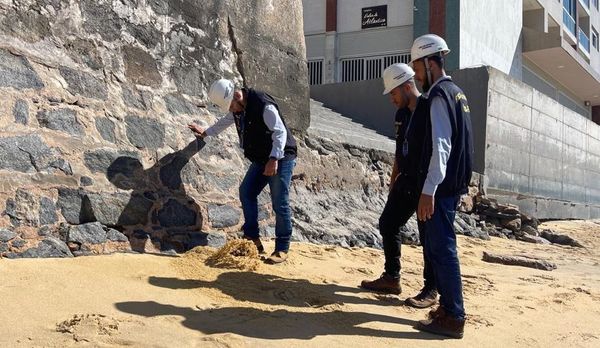 Muro do local cedeu em 2022 após apresentar rachaduras devido ao avanço do mar