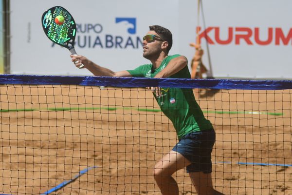 Campeonato de beach tênis disputado na Praia da Costa por Vitor Jubini