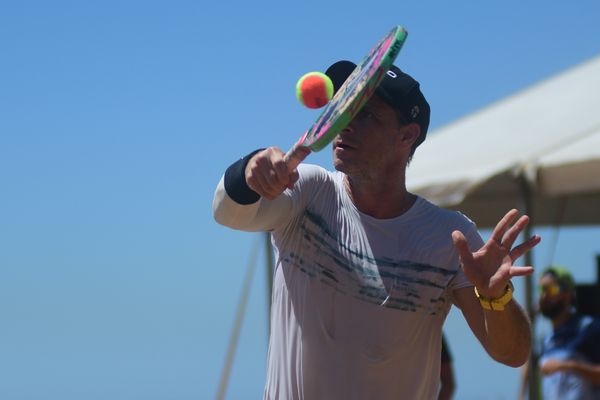 Campeonato de beach tênis disputado na Praia da Costa por Vitor Jubini