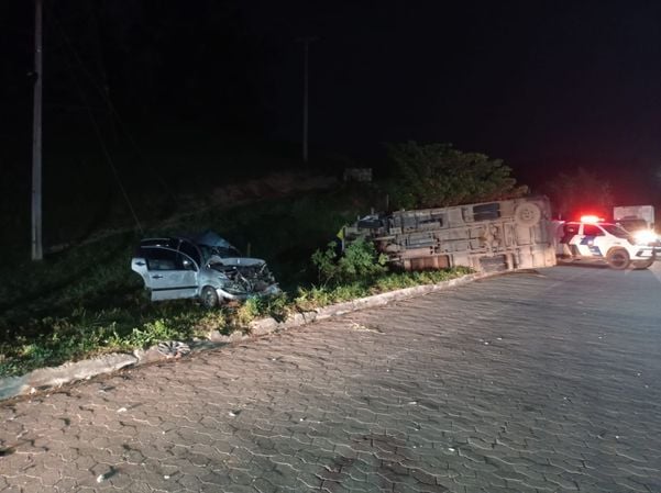 Família sofre acidente com caminhão em Castelo