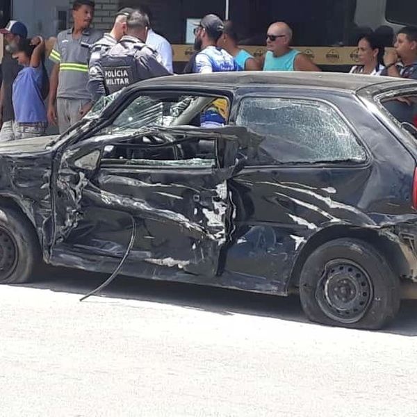 Acidente ocorreu no fim da manhã desta terça-feira (7), no bairro Sernamby, em São Mateus por Leitor | A Gazeta