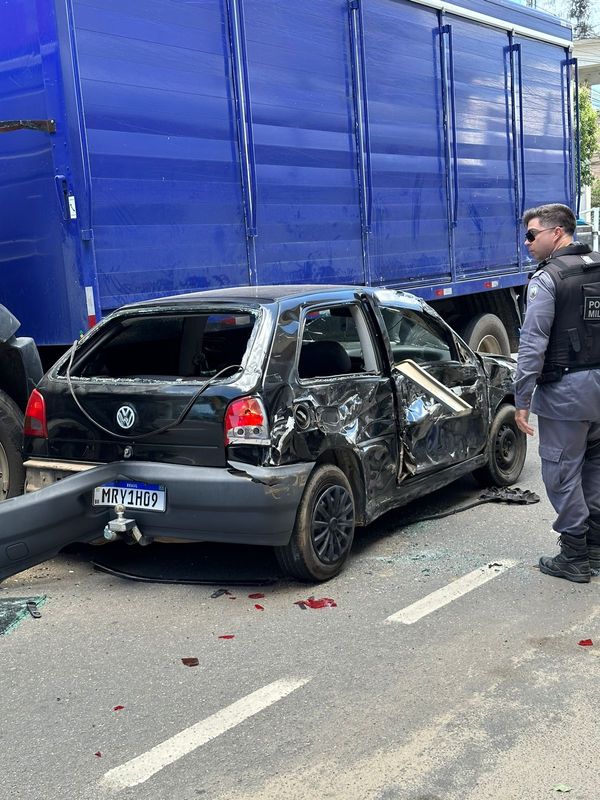 Acidente ocorreu no fim da manhã desta terça-feira (7), no bairro Sernamby, em São Mateus por Leitor | A Gazeta