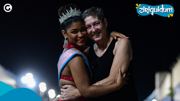 A primeira princesa do Carnaval de Vitória, Ana Clara Bona, e a mãe dela, Valéria Bona. Crédito: Rodrigo Gavini