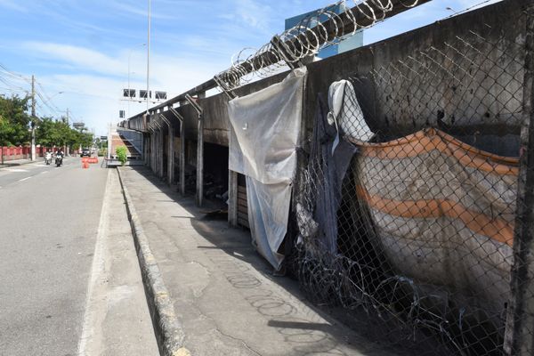 Usuários de drogas frequentam local onde ficam as saídas da ciclovia da Terceira Ponte, do lado de Vitória por Carlos Alberto Silva