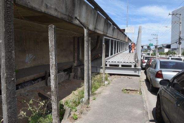Obras da saída da ciclovia da Terceira Ponte do lado de Vitória por Carlos Alberto Silva