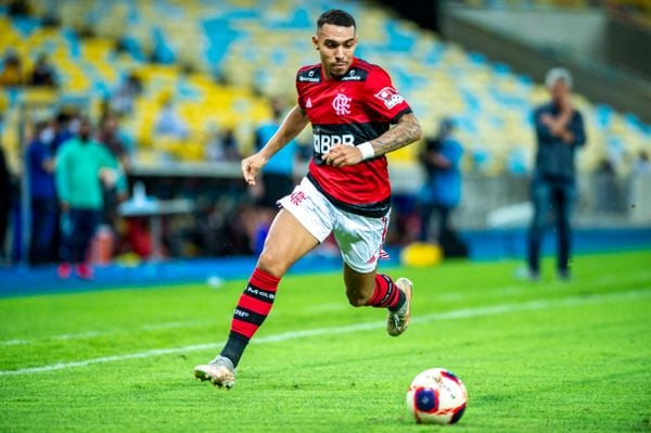 Matheuzinho tem sido muito criticado pela torcida do Flamengo