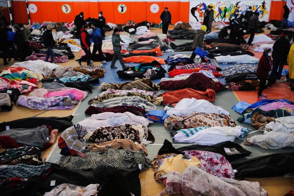 Número de mortos em terremoto na Turquia passa de 11 mil