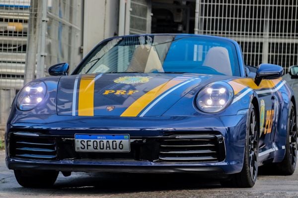 Porsche conversível da PRF chama a atenção no ES por Divulgação | PRF