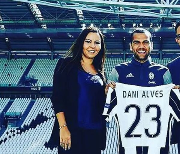 Dinora foi até a Espanha para prestar apoio à Daniel Alves