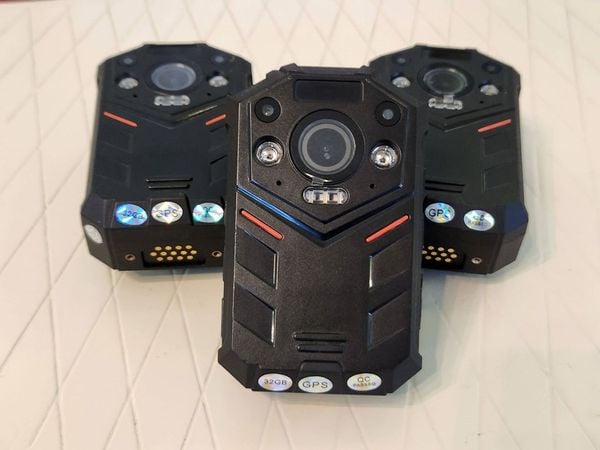 Câmeras que serão usadas em uniformes de policiais penais no ES