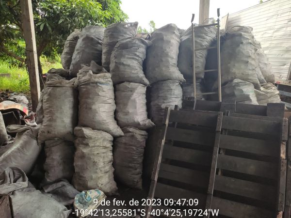 Carvão ilegal apreendido em Aracruz durante operação na quarta (08) e na quinta-feira (09) por Secretaria de Estado da Segurança Pública
