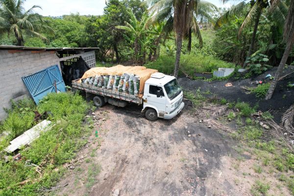 Carvão ilegal apreendido em Fundão durante operação na quarta (08) e na quinta-feira (09) por Secretaria de Estado da Segurança Pública