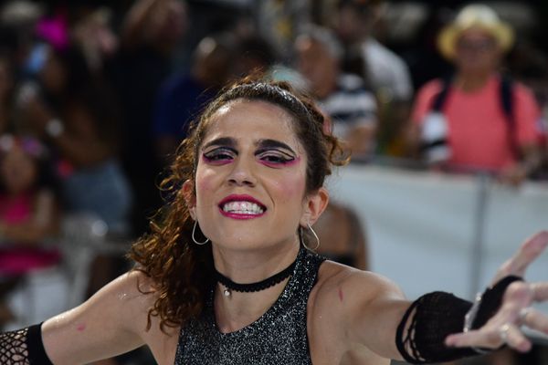 Chega Mais por Rodrigo Gavini