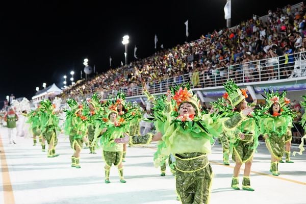 Unidos da Piedade desfila no Sambão do Povo no Carnaval de Vitória 2023  