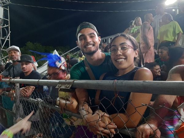 canadense Ashika Malla veio com o noivo Pedro Luiz