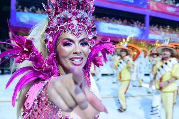Unidos de Jucutuquara desfila no Sambão do Povo no Carnaval de Vitória 2023 