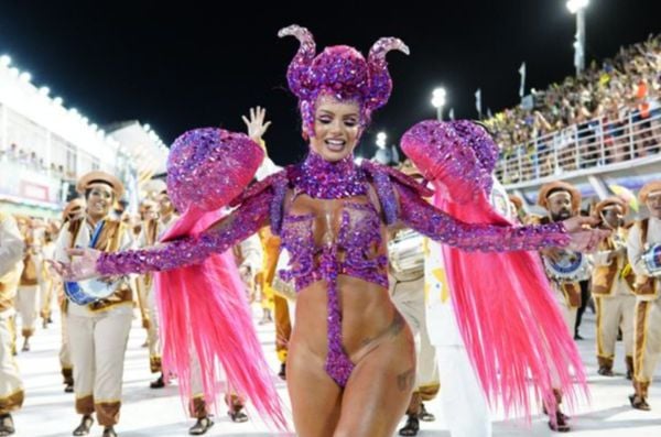 Thalita Zampirolli brilhou como Rainha da Boa Vista no desfile do último sábado (11), no Sambão do Povo