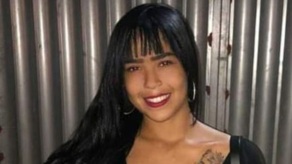 Thamyres Alves Leite, de 18 anos, é procurada pela polícia por tentar matar a tesouradas uma mulher, de 22 anos, em Linhares, no dia 12 de novembro do ano passado.