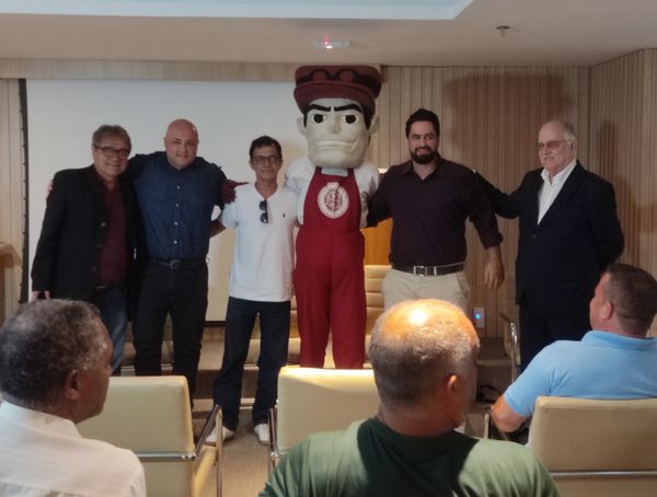 Gabriel Venturin e Antônio Nicolau, da Meden, apresentaram os planos para a parceria com a Desportiva Ferroviária