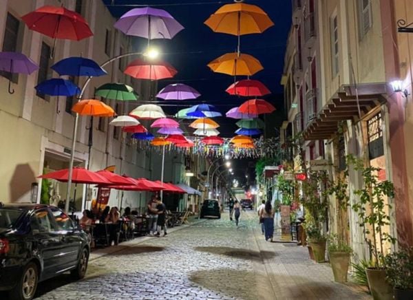 Rua do Lazer de Santa Teresa decorada para o carnaval 2023