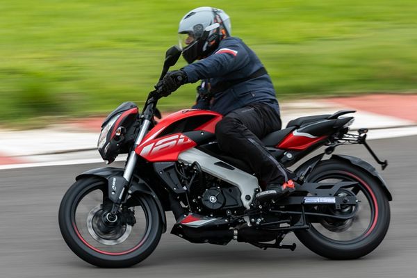 Bajaj Dominar 160