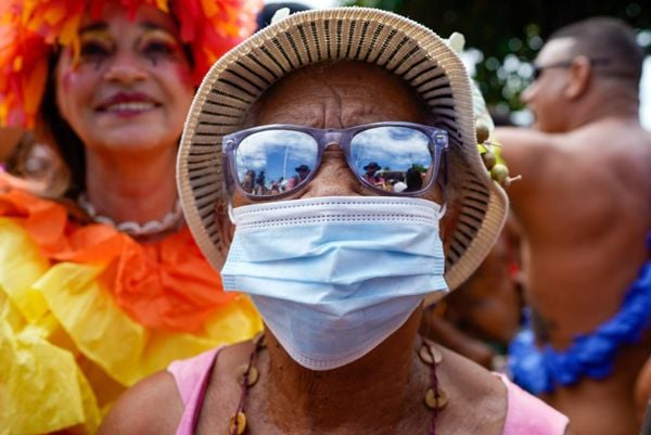 Carnaval: 'Banho de Mar a Fantasia' agita Manguinhos, na Serra  por Vitor Jubini