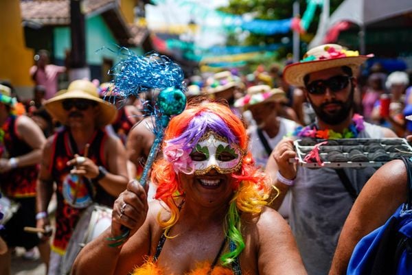 Carnaval: 'Banho de Mar a Fantasia' agita Manguinhos, na Serra  por Vitor Jubini